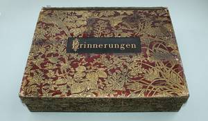 Schatulle, Reliefiertes und bedrucktes Papier (außen), Marmoriertes Papier (innen), Gustavmarmorpapier (Boden), um 1890(?)